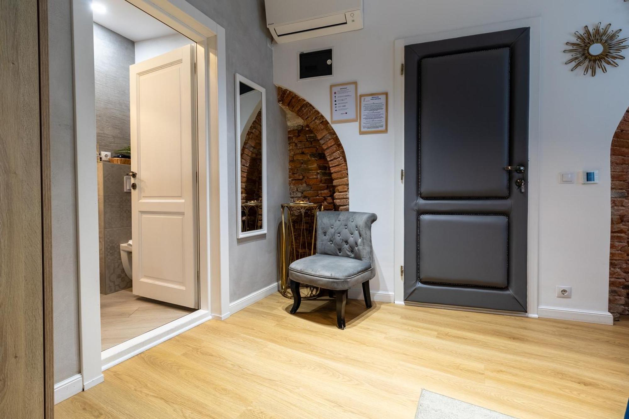 Отель Lumiere House Сибиу Экстерьер фото