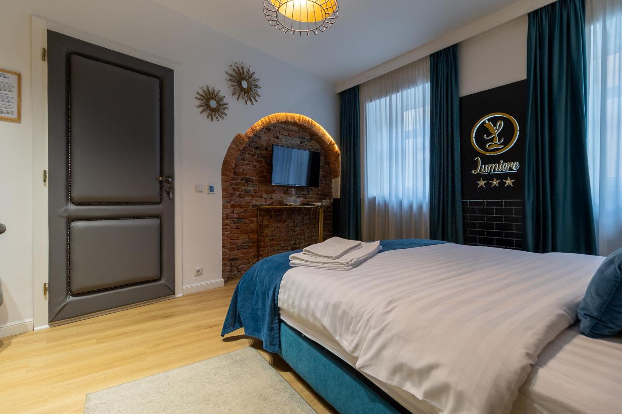 Отель Lumiere House Сибиу Экстерьер фото