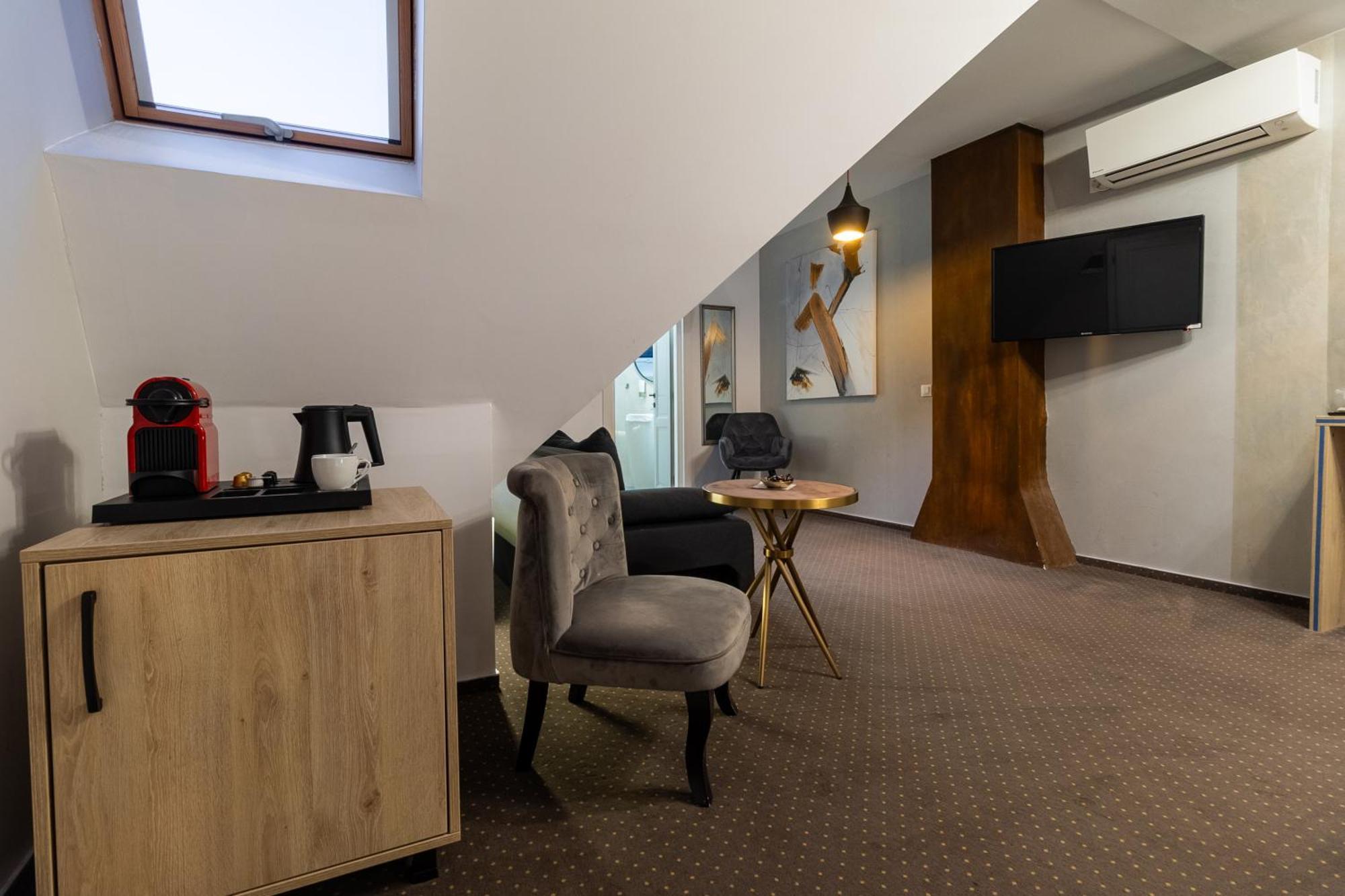 Отель Lumiere House Сибиу Экстерьер фото